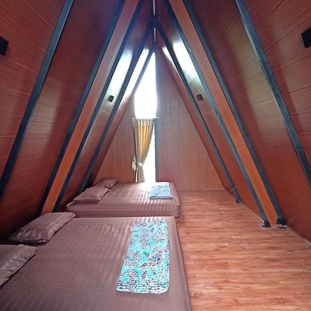 Wawowow Hotel Tomohon Exterior photo